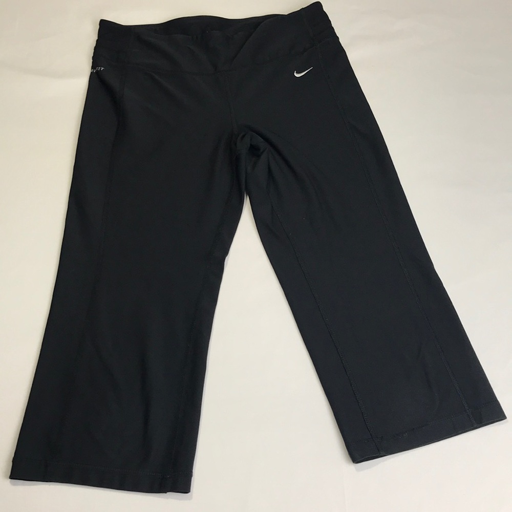 Nike Dri-Fit Capri Pants☀️